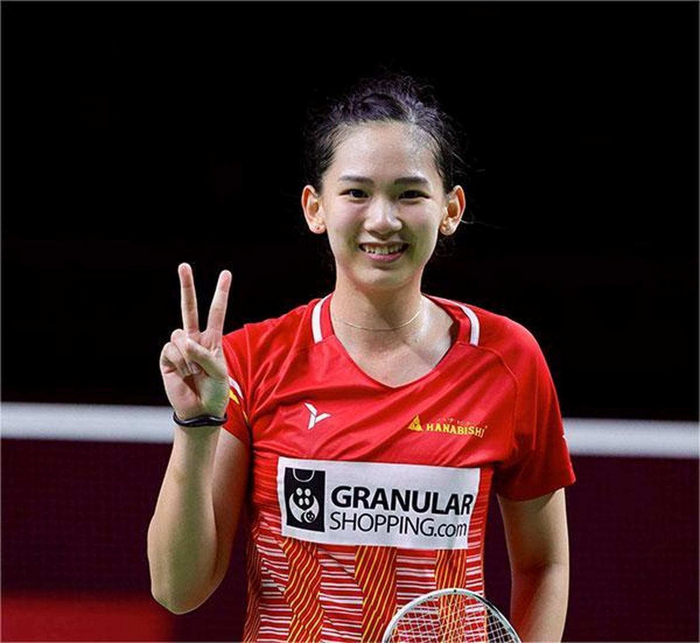 我们期待她 我们期待她