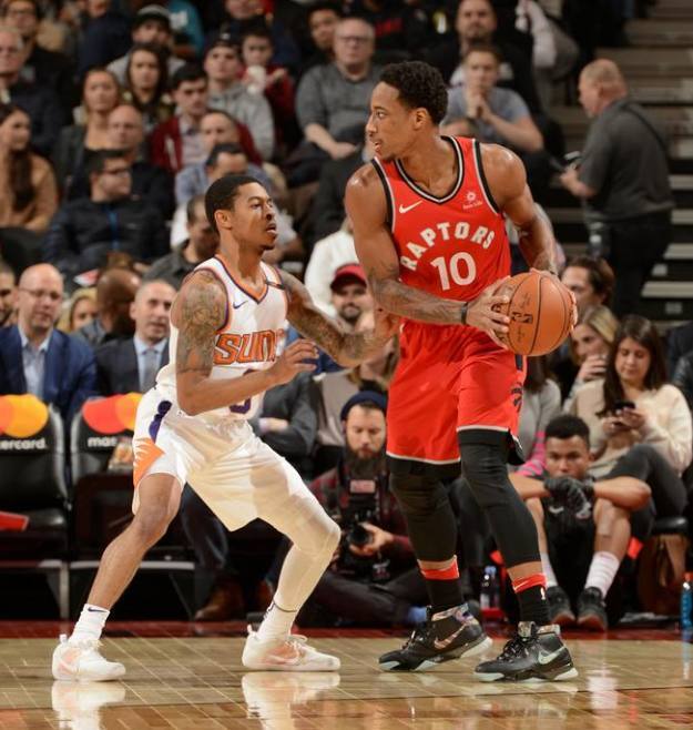 的表现令人 的表现令人