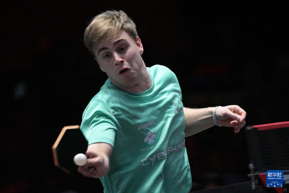 之间的差距 之间的差距