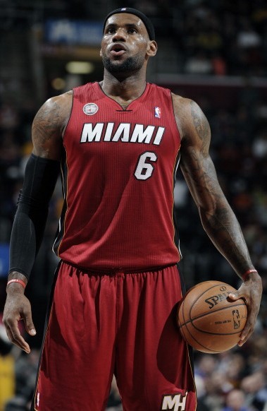 D側翼提供 D側翼提供